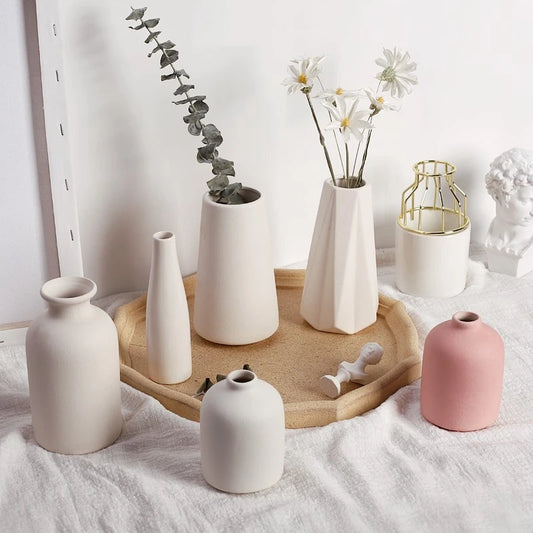 Nordic White Ceramic Vase – Modern Minimalist Decorative Vase for Home Décor