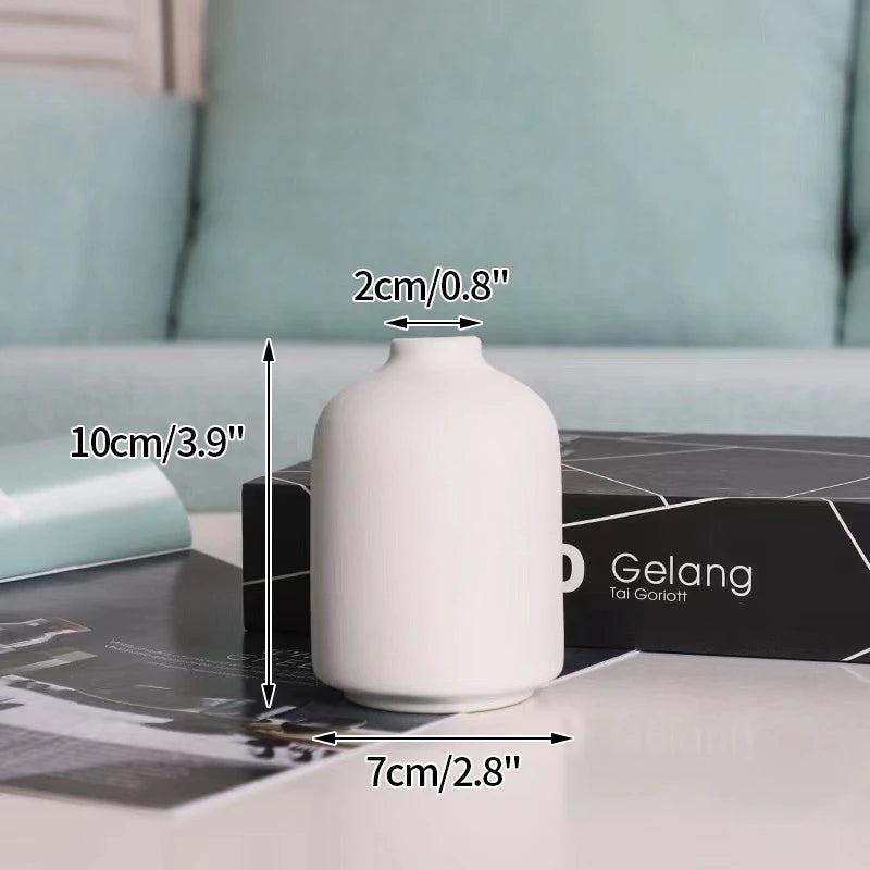 Nordic White Ceramic Vase – Modern Minimalist Decorative Vase for Home Décor