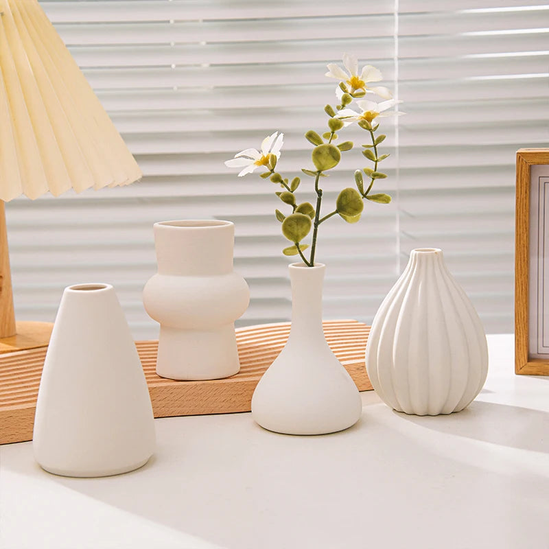 Nordic White Ceramic Vase – Modern Minimalist Decorative Vase for Home Décor