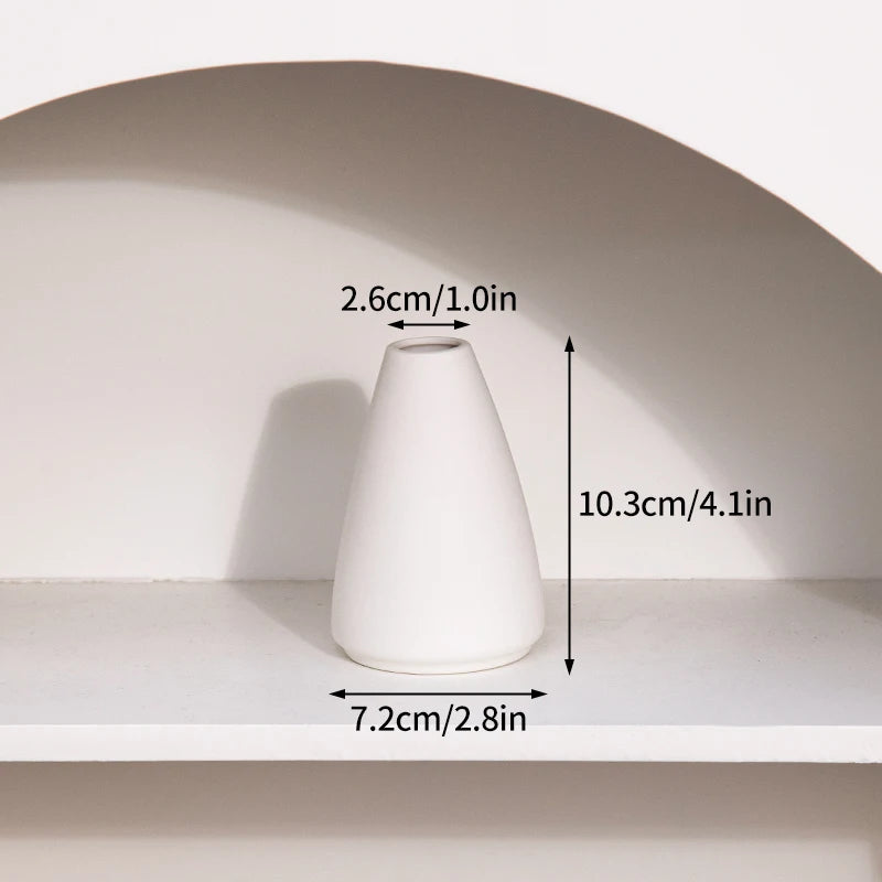 Nordic White Ceramic Vase – Modern Minimalist Decorative Vase for Home Décor