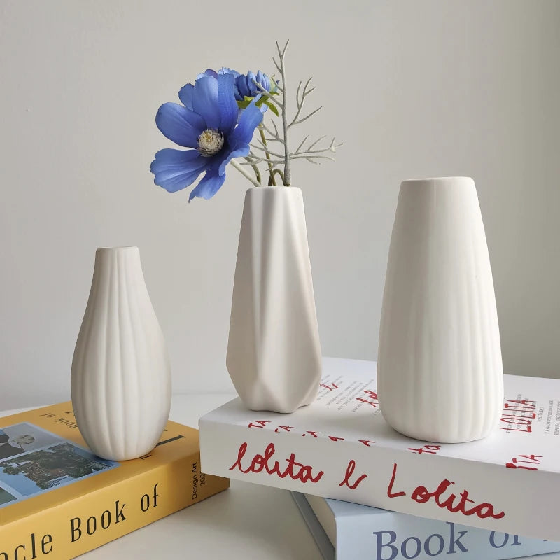 Nordic White Ceramic Vase – Modern Minimalist Decorative Vase for Home Décor
